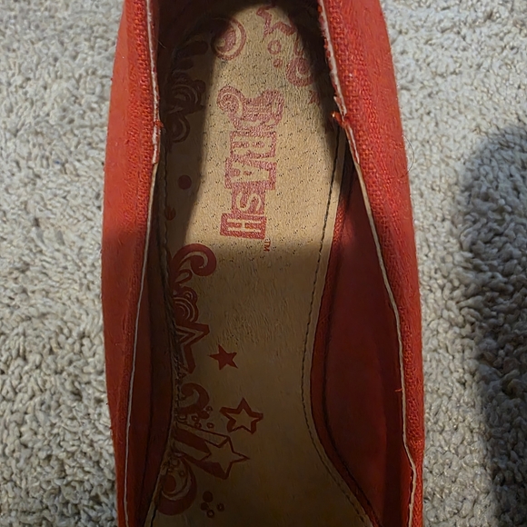 Brash Stylish Red Women's Shoes - Picture 3 of 5